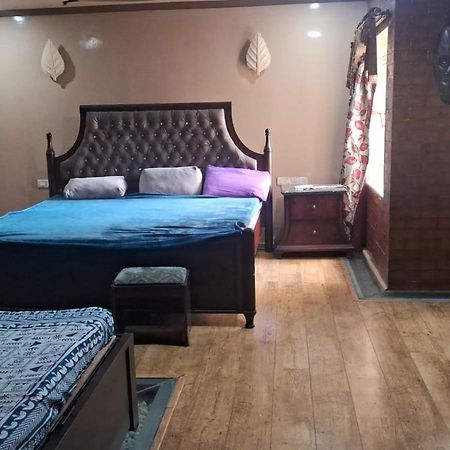 Tvh Park Rozalia Hostel Csennai Kültér fotó