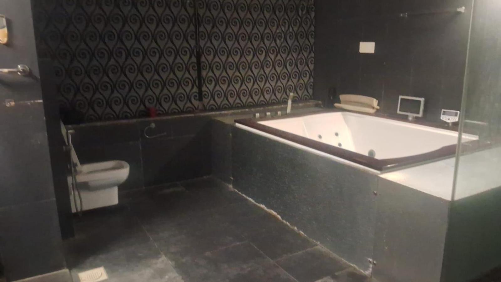 Tvh Park Rozalia Hostel Csennai Kültér fotó